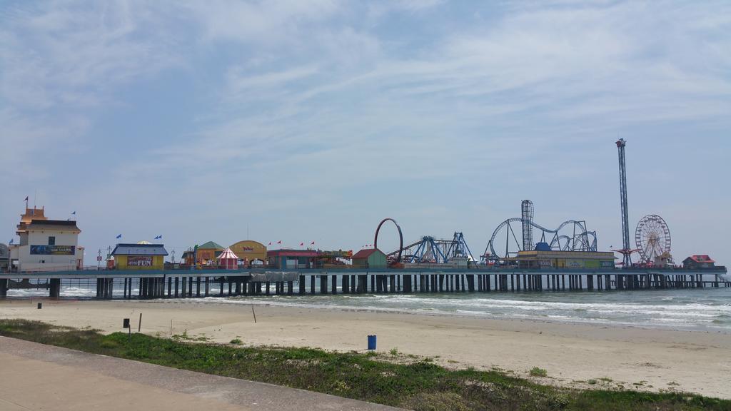 Seaside Haven: Ocean Views Near Galveston Attractions Villa Exterior photo